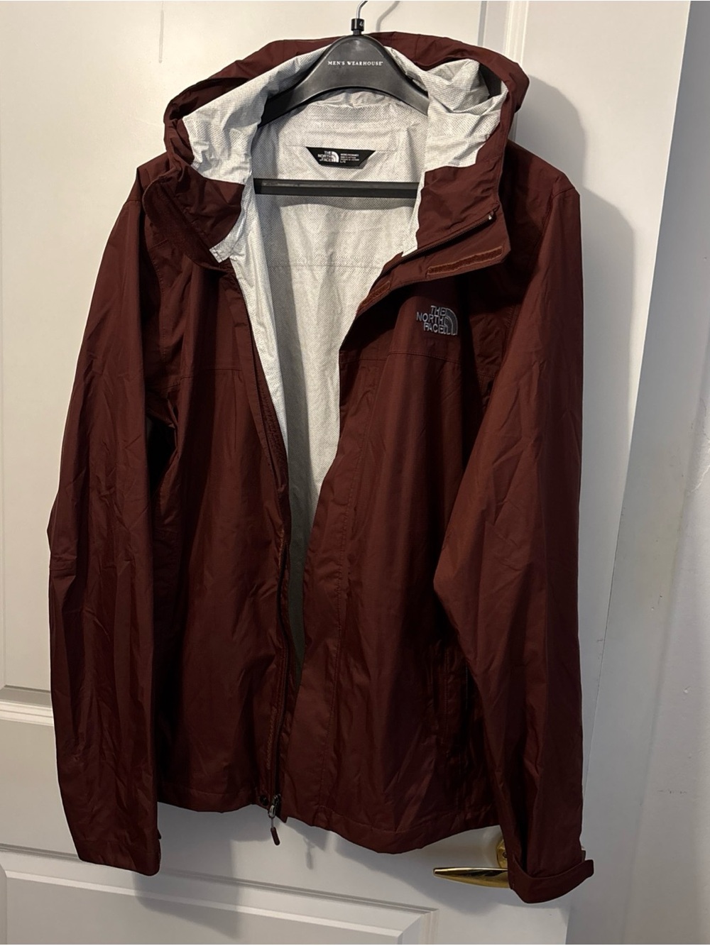 The North Face men’s Venture 2 waterproof rain jacket maroon shell sz L